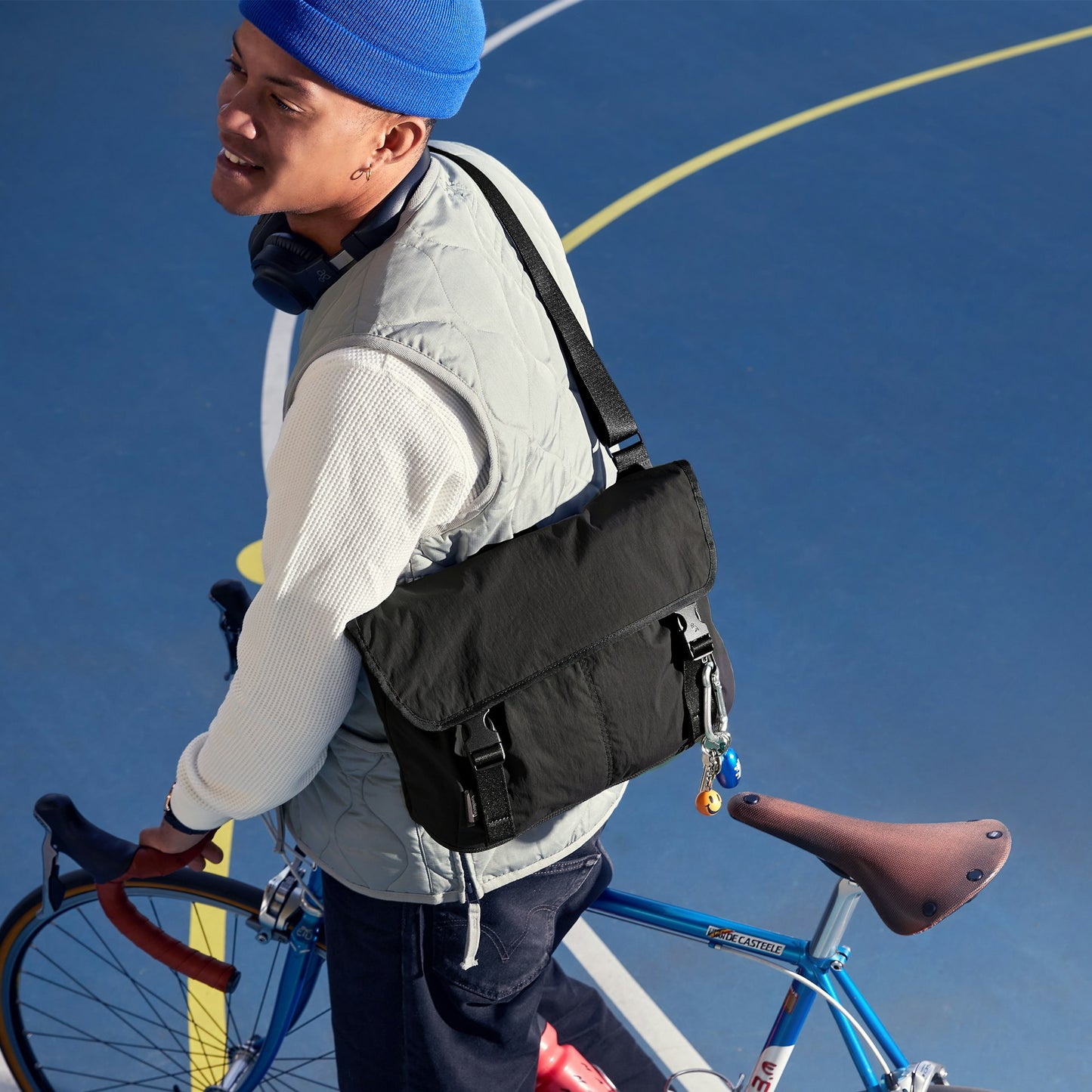 Cinch Messenger - US 4181