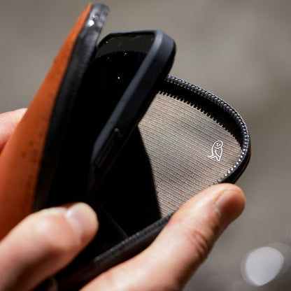 Venture Phone Pocket - US 4991