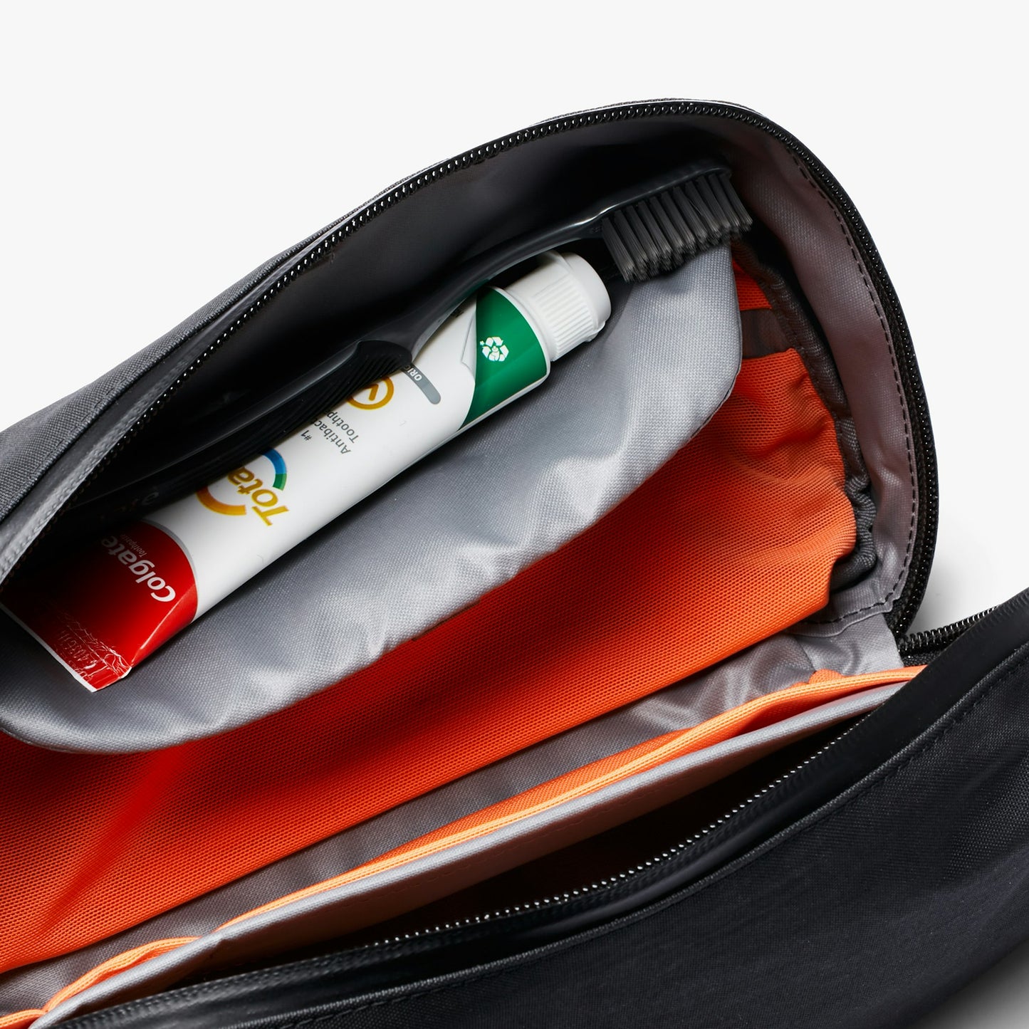 Toiletry Kit Plus - US 4848