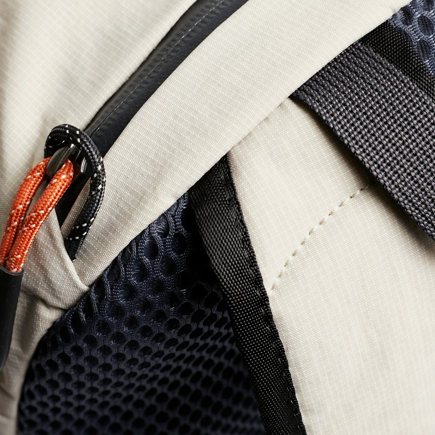 Lite Daypack - US 6784